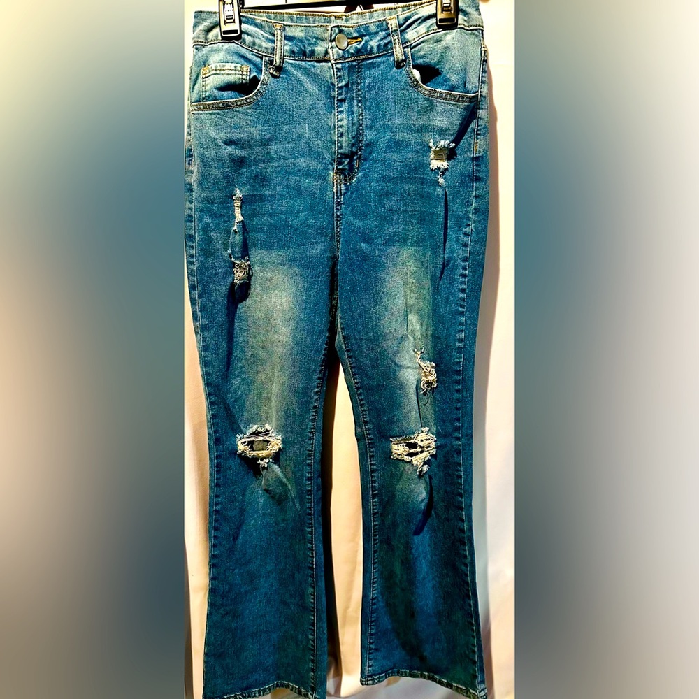 Women's Flare Leg Distressed Jeans Size 32 Pre-Owned Unbranded